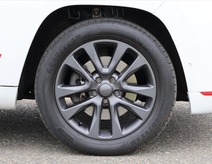 Jeep Grand Cherokee 35