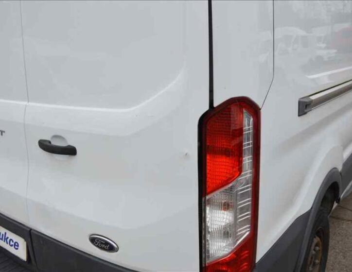 Ford Transit 9
