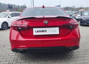 Alfa Romeo Giulia Sedan / Limuzína 2,1 l 110 kw