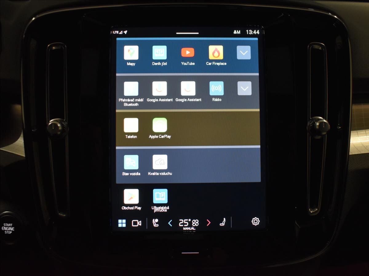 Volvo XC40 SUV 2,0 l 120 kw