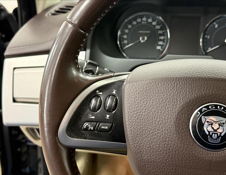 Jaguar XF 13
