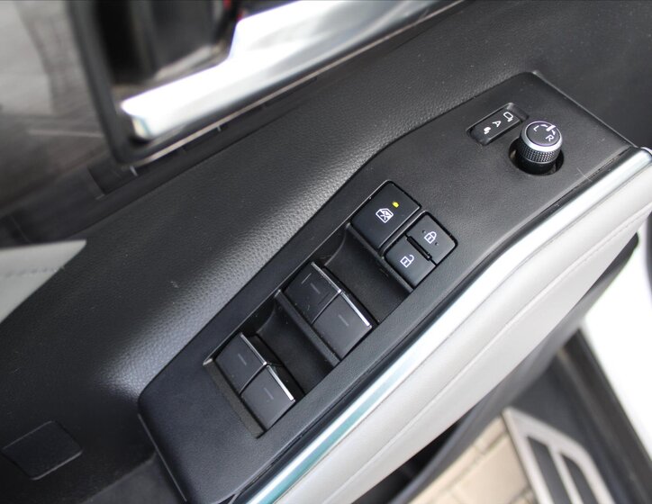 Toyota Highlander SUV 2,5 l 140 kw