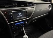 Toyota Auris 13