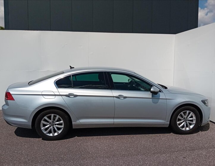 Volkswagen Passat Sedan 1,5 l 110 kw