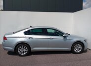 Volkswagen Passat Sedan 1,5 l 110 kw