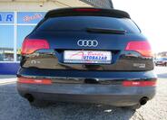 Audi Q7 6