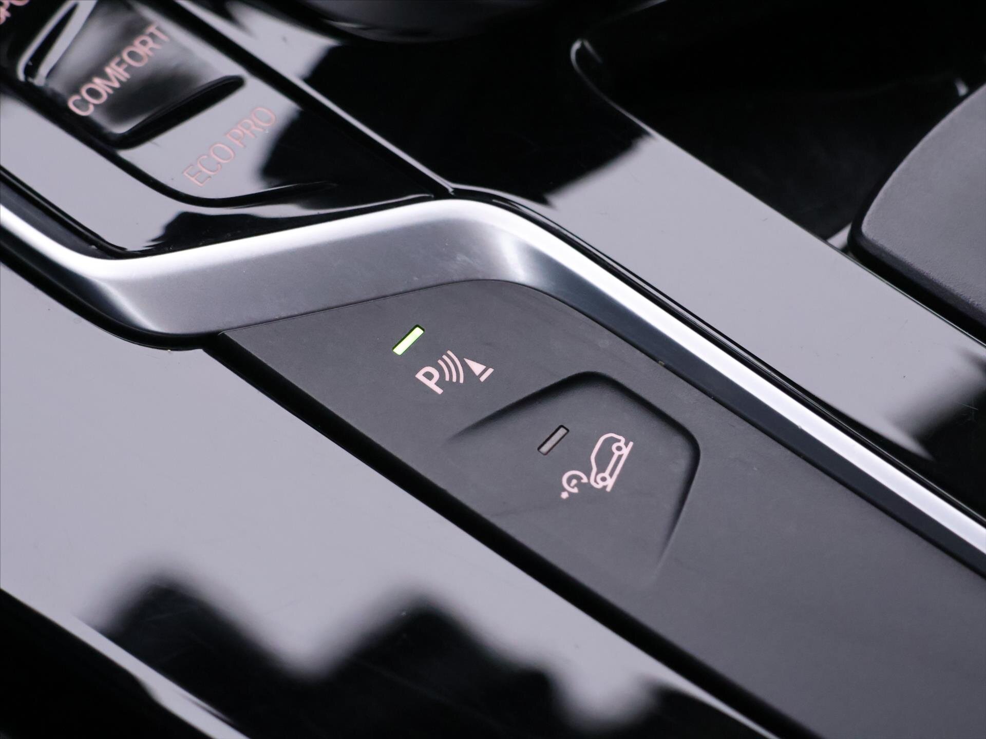 BMW X3 SUV / Terénní 2,0 l 140 kw