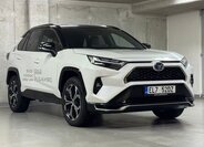 Toyota RAV4 SUV 2,5 l 228 kw