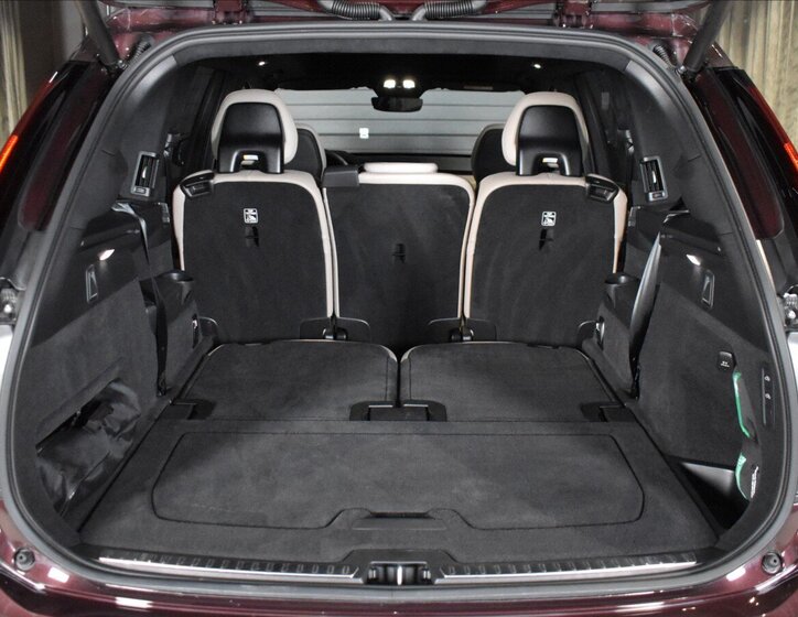 Volvo XC90 SUV / Terénní 2,0 l 335 kw