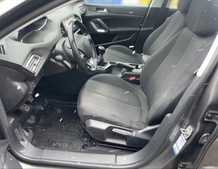 Peugeot 308 7