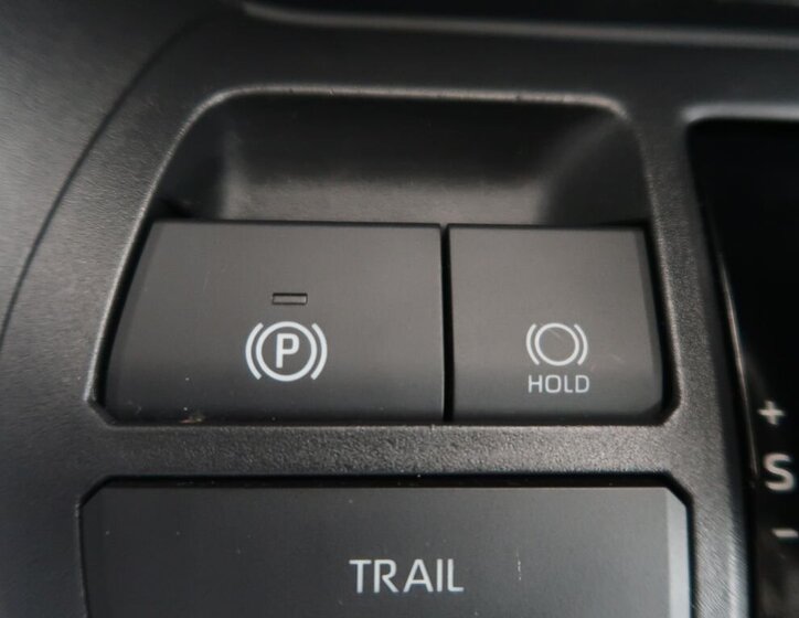 Toyota RAV4 SUV / Terénní 2,5 l 131 kw