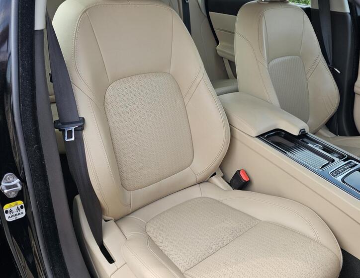 Jaguar XF 36
