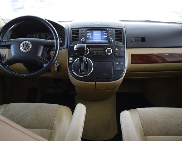 Volkswagen Multivan VAN-Minibus 2,5 l 128 kw