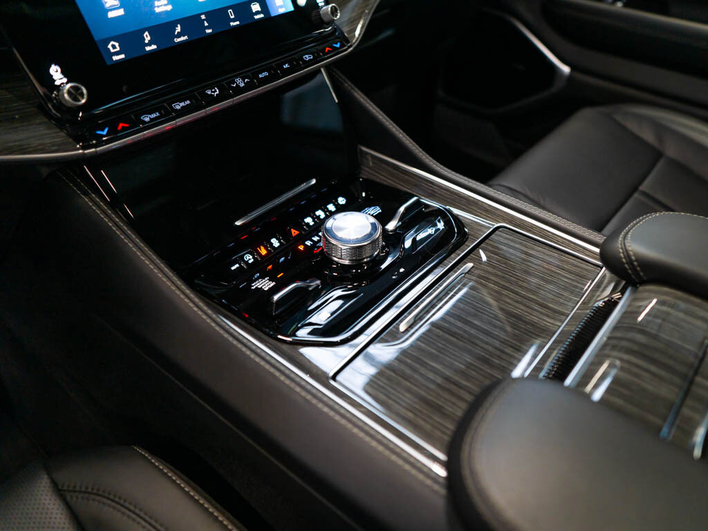 Jeep Wagoneer SUV / Terénní 5,7 l 292 kw