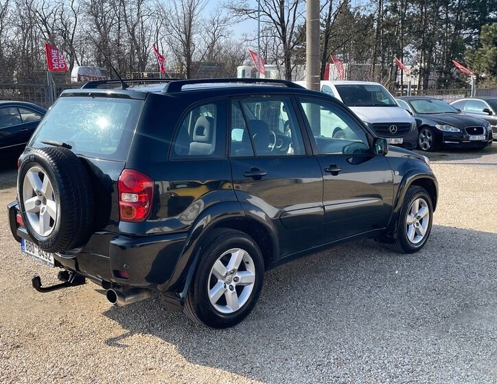 Toyota RAV4 SUV / Terénní 2,0 l 85 kw