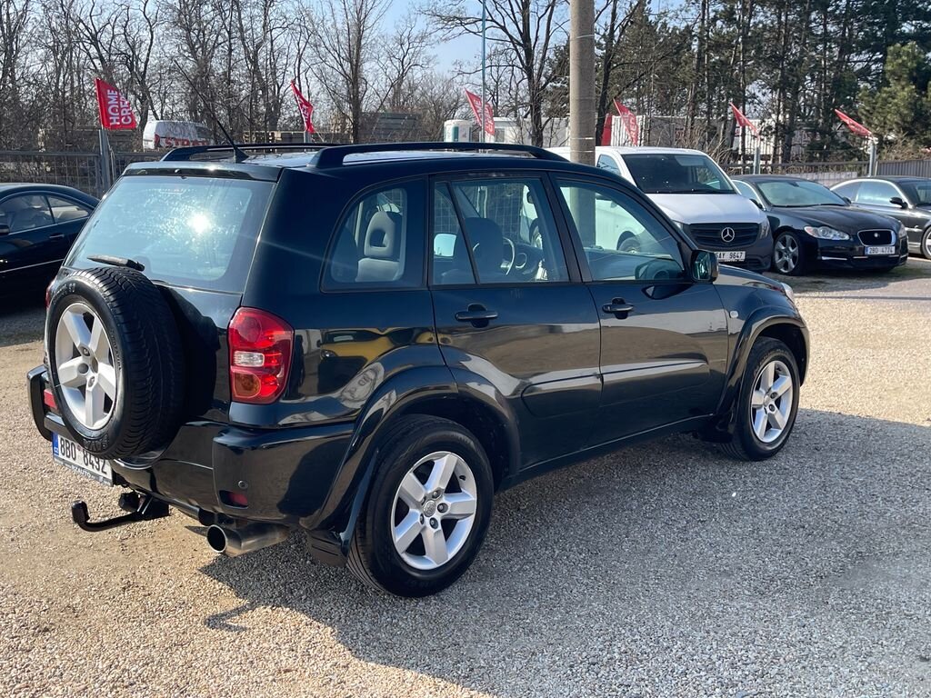 Toyota RAV4 SUV / Terénní 2,0 l 85 kw