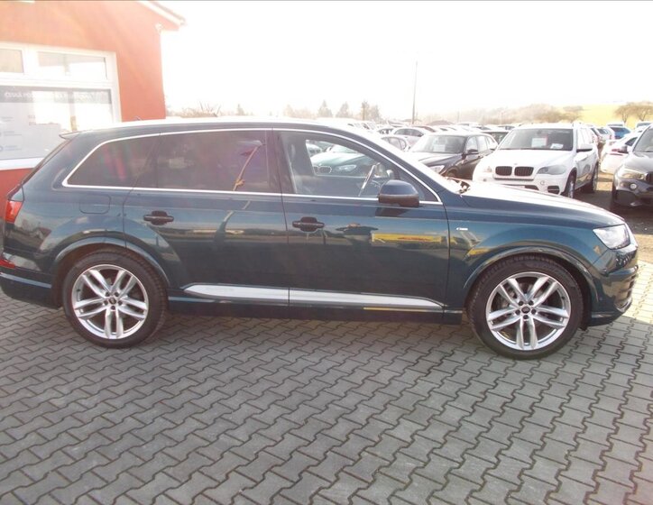 Audi Q7 9