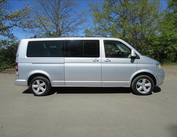 Volkswagen Caravelle Kombi 2,5 l 128 kw