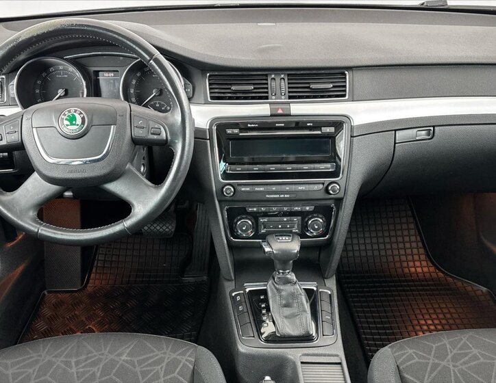Škoda Superb Kombi 2,0 l 103 kw