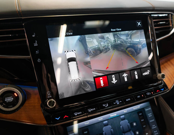 Jeep Grand Wagoneer SUV 6,4 l 351 kw