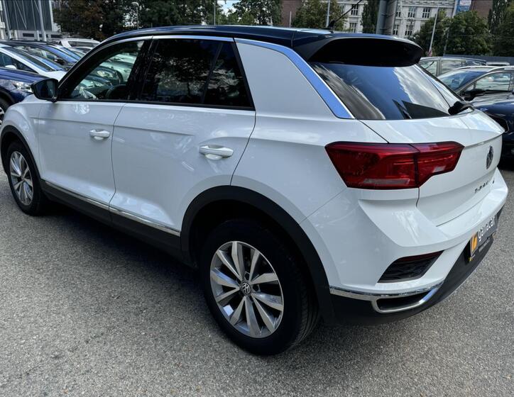 Volkswagen T-Roc 6