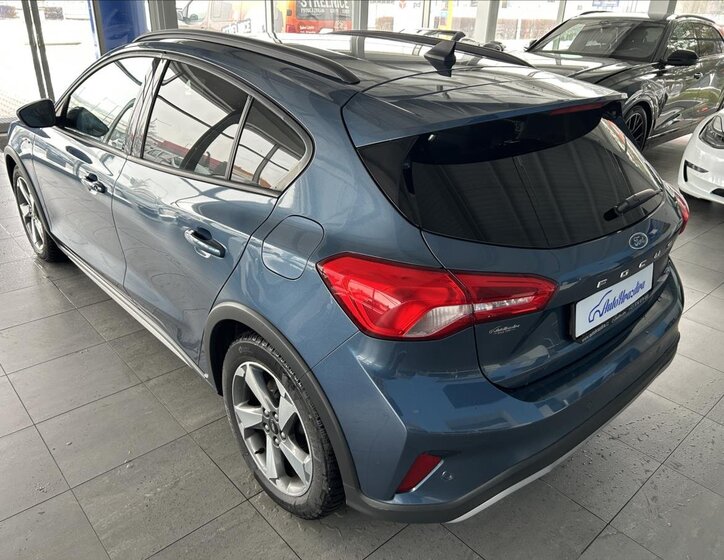 Ford Focus Hatchback 999,0 92 kw