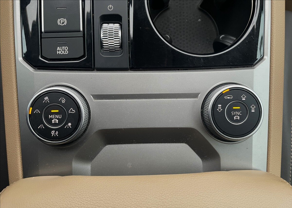 Volkswagen Touareg SUV / Terénní 3,0 l 210 kw