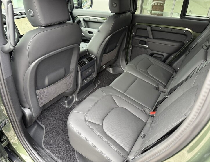 Land Rover Defender SUV / Terénní 3,0 l 184 kw