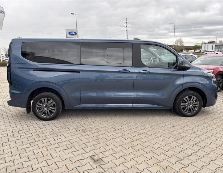 Ford Tourneo Custom Kombi 2,0 l 125 kw