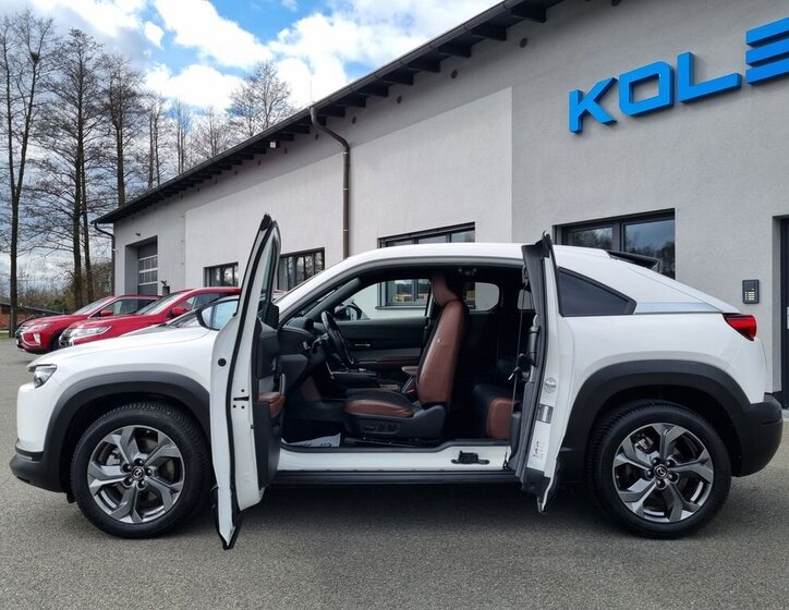 Mazda MX-30 SUV / Terénní 0,0 107 kw