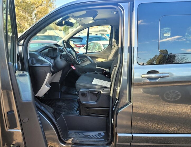 Ford Tourneo Custom MPV 2,0 l 125 kw