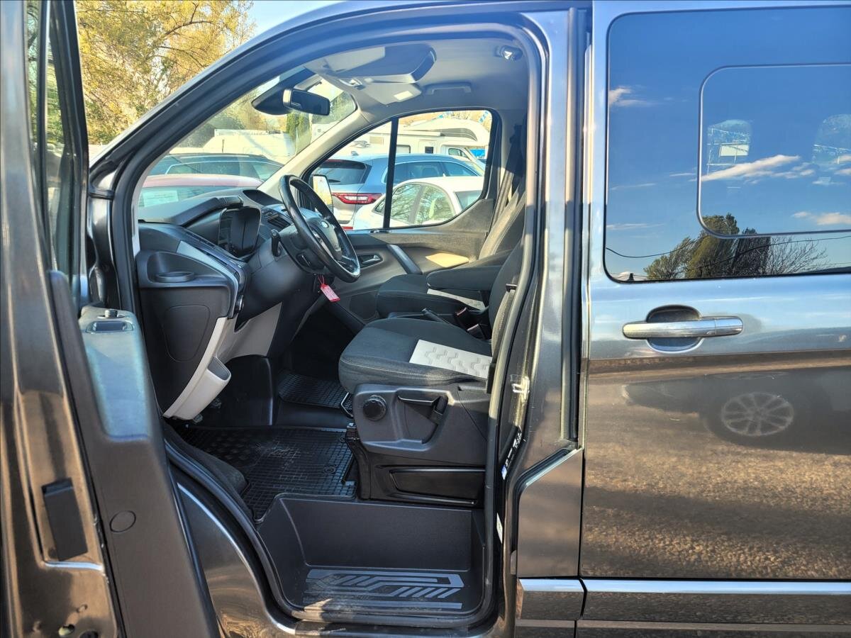 Ford Tourneo Custom MPV 2,0 l 125 kw