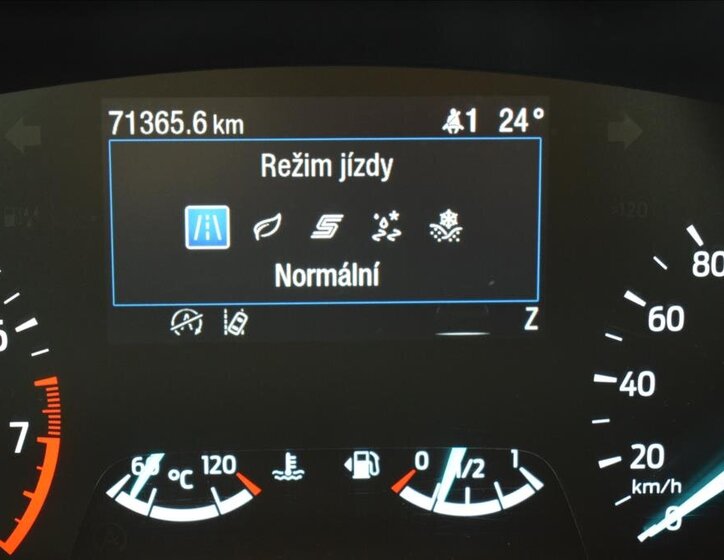 Ford Kuga SUV / Terénní 1,5 l 110 kw