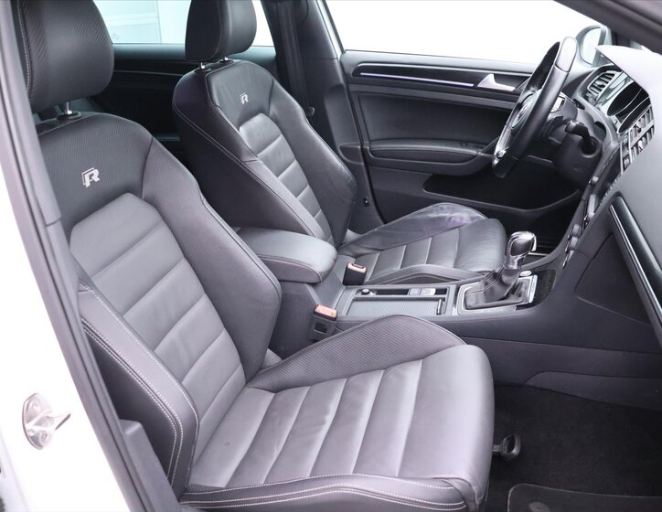 Volkswagen Golf Hatchback 2,0 l 221 kw