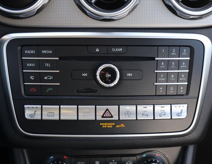 Mercedes-Benz GLA 25