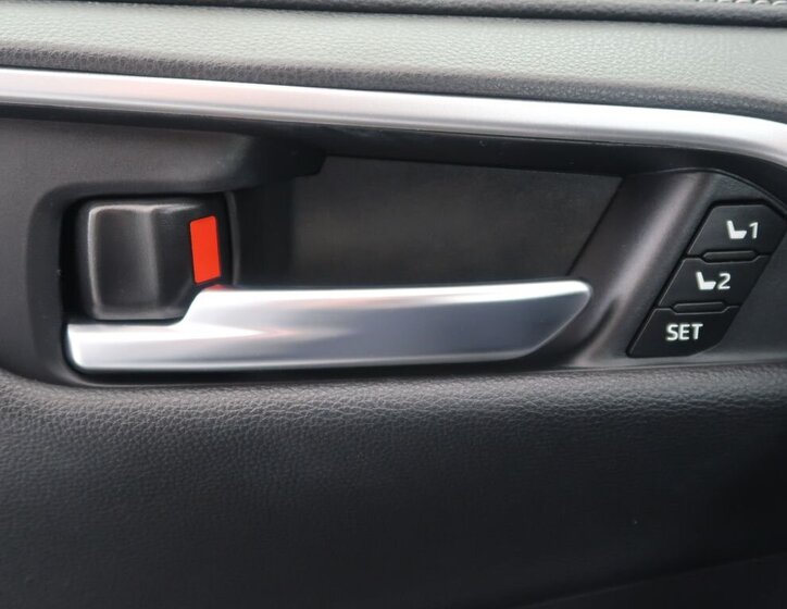 Toyota RAV4 Kombi 2,5 l 131 kw