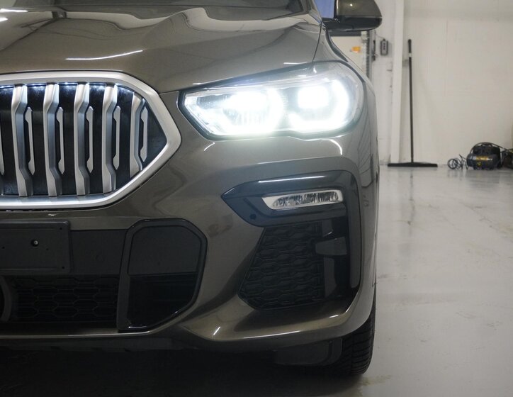 BMW X6 SUV 3,0 l 250 kw