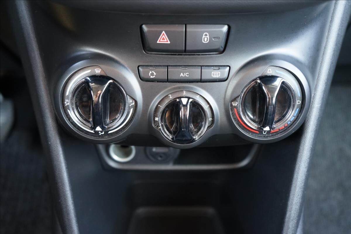 Peugeot 208 Hatchback 1,2 l 60 kw