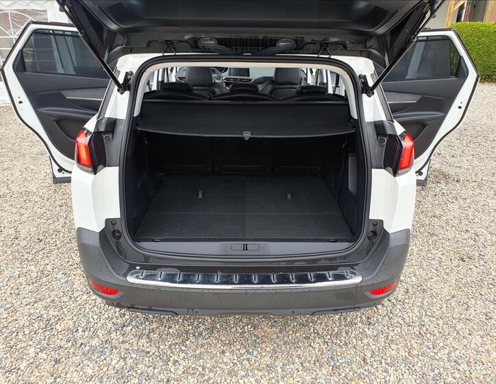 Peugeot 5008 SUV 2,0 l 110 kw