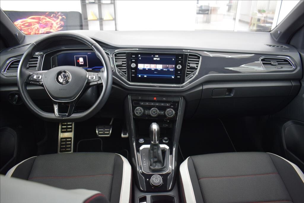 Volkswagen T-Roc SUV / Terénní 2,0 l 140 kw