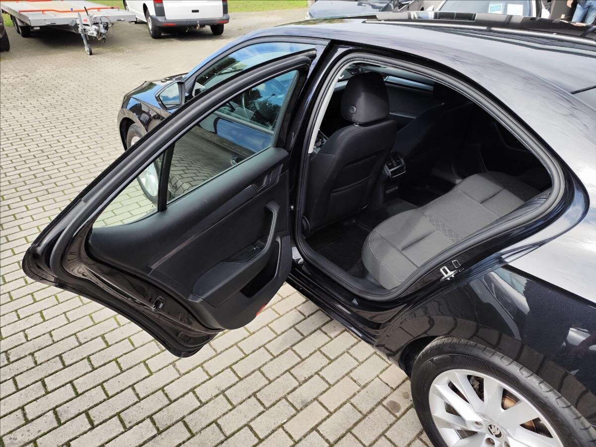 Škoda Superb Sedan / Limuzína 1,4 l 92 kw