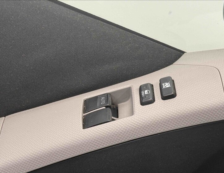 Toyota Yaris Hatchback 1,3 l 64 kw