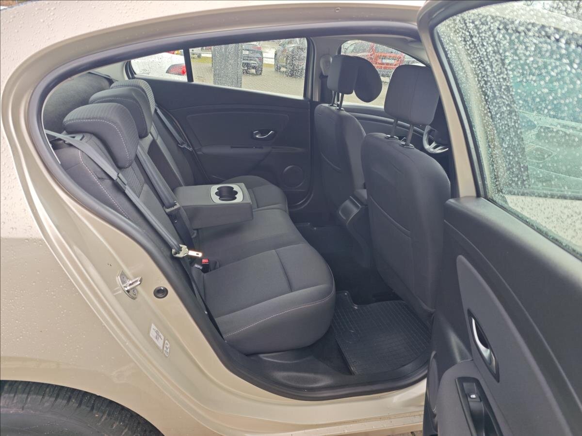 Renault Fluence Sedan / Limuzína 1,5 l 66 kw