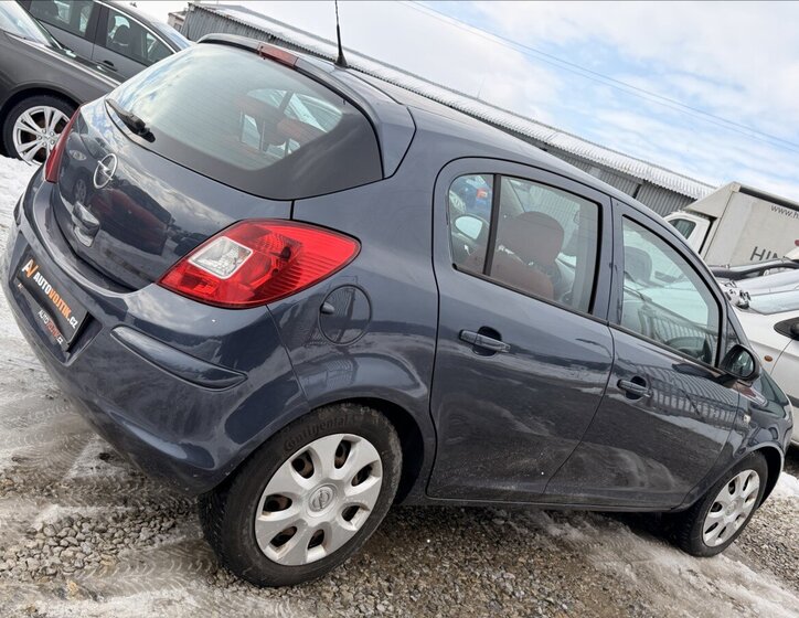 Opel Corsa Hatchback 1,4 l 66 kw