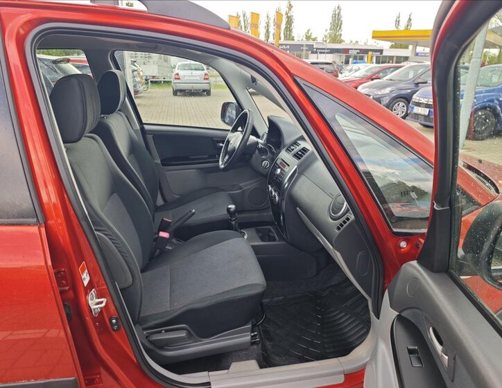 Suzuki SX4 Hatchback 1,5 l 73 kw