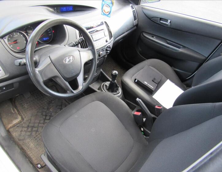 Hyundai i20 9