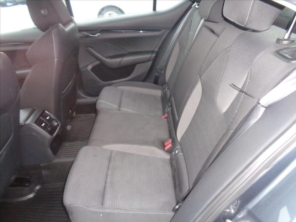 Škoda Octavia Sedan / Limuzína 1,5 l 110 kw