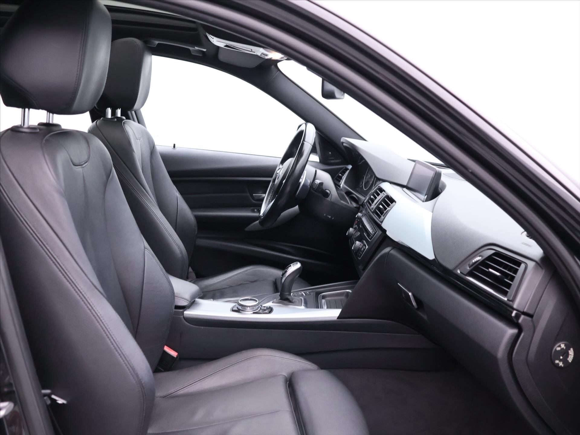 BMW Řada 3 Kombi 3,0 l 190 kw