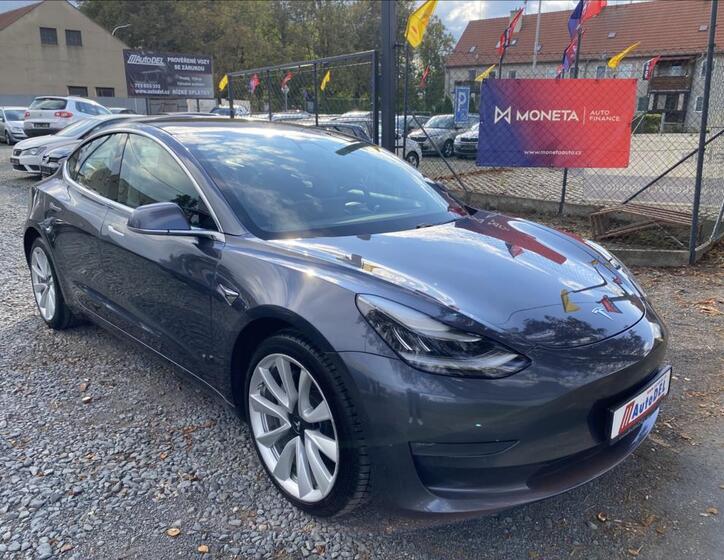 Tesla Model 3 9