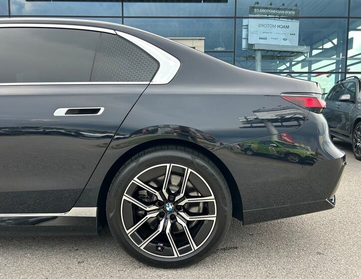 BMW i7 Sedan / Limuzína 0,0 400 kw